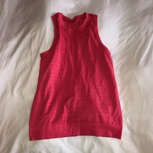 Lululemon tank 4